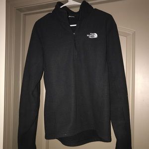 Hardly worn, north face Quarter zip